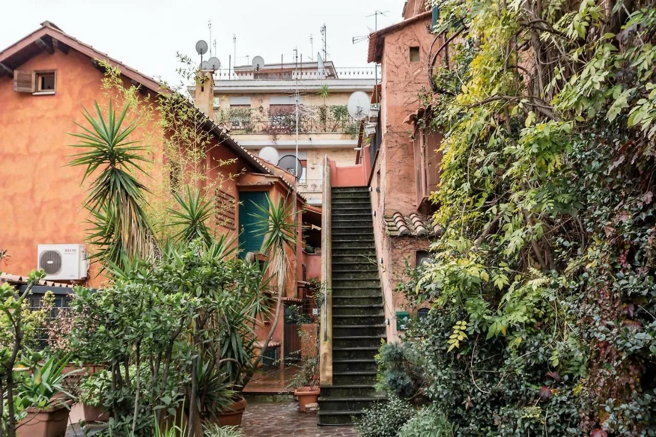 Ponte Milvio Luxury House Apartment Rome 0*,